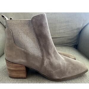 Anne Klein Women's Parson Chelsea Boots Taupe Suede Ankle Booties 8M Block Heel